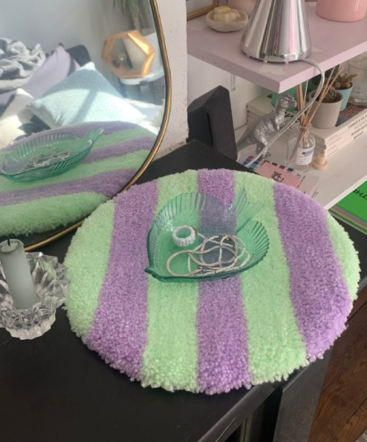 Tapis rayé / vert et lila