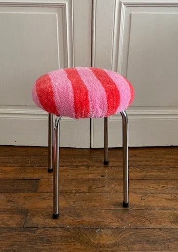 Tabouret tufté / Rose et corail